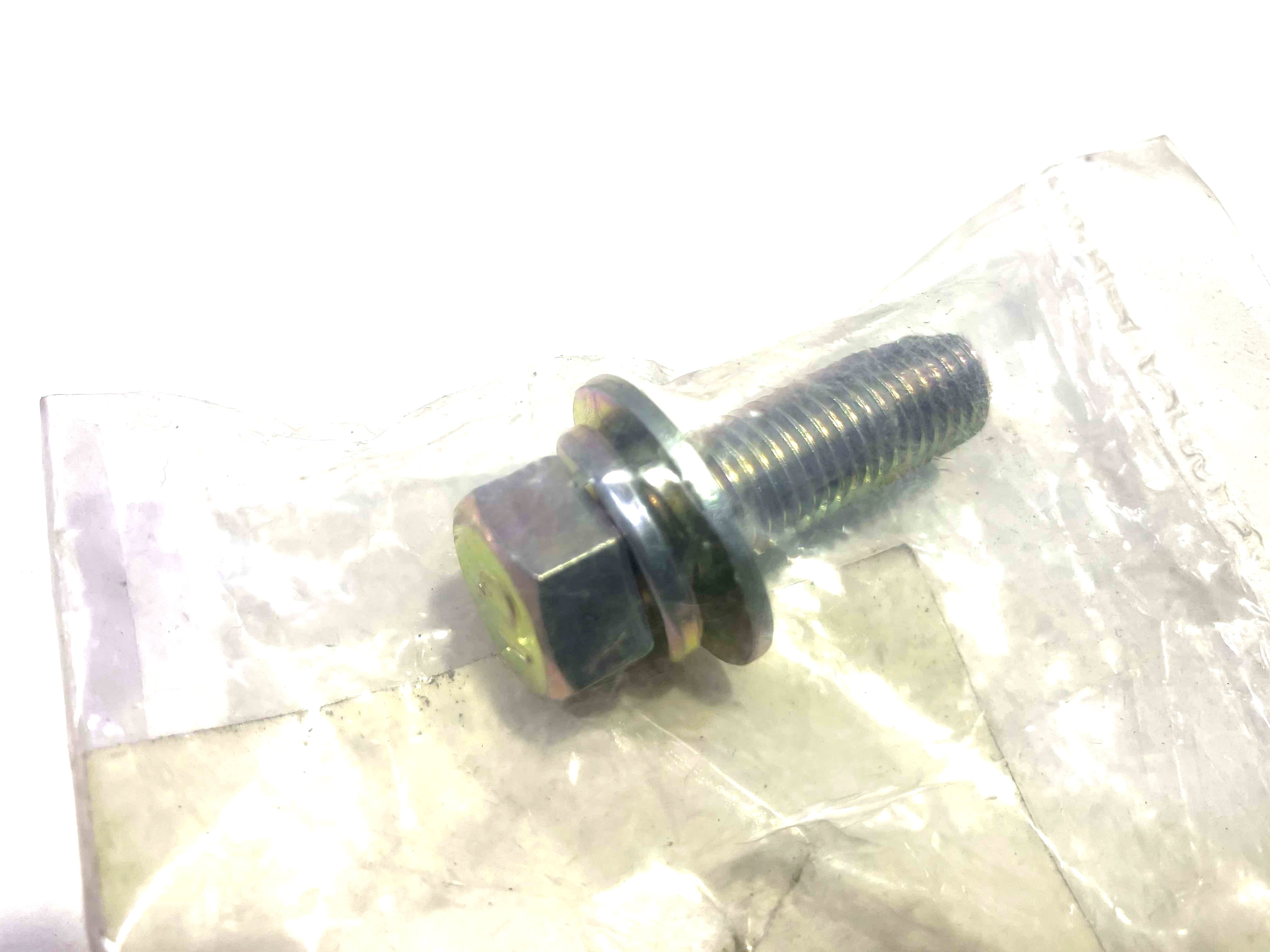 Mitsubishi Šroub zadního sedadla OE 6979A010