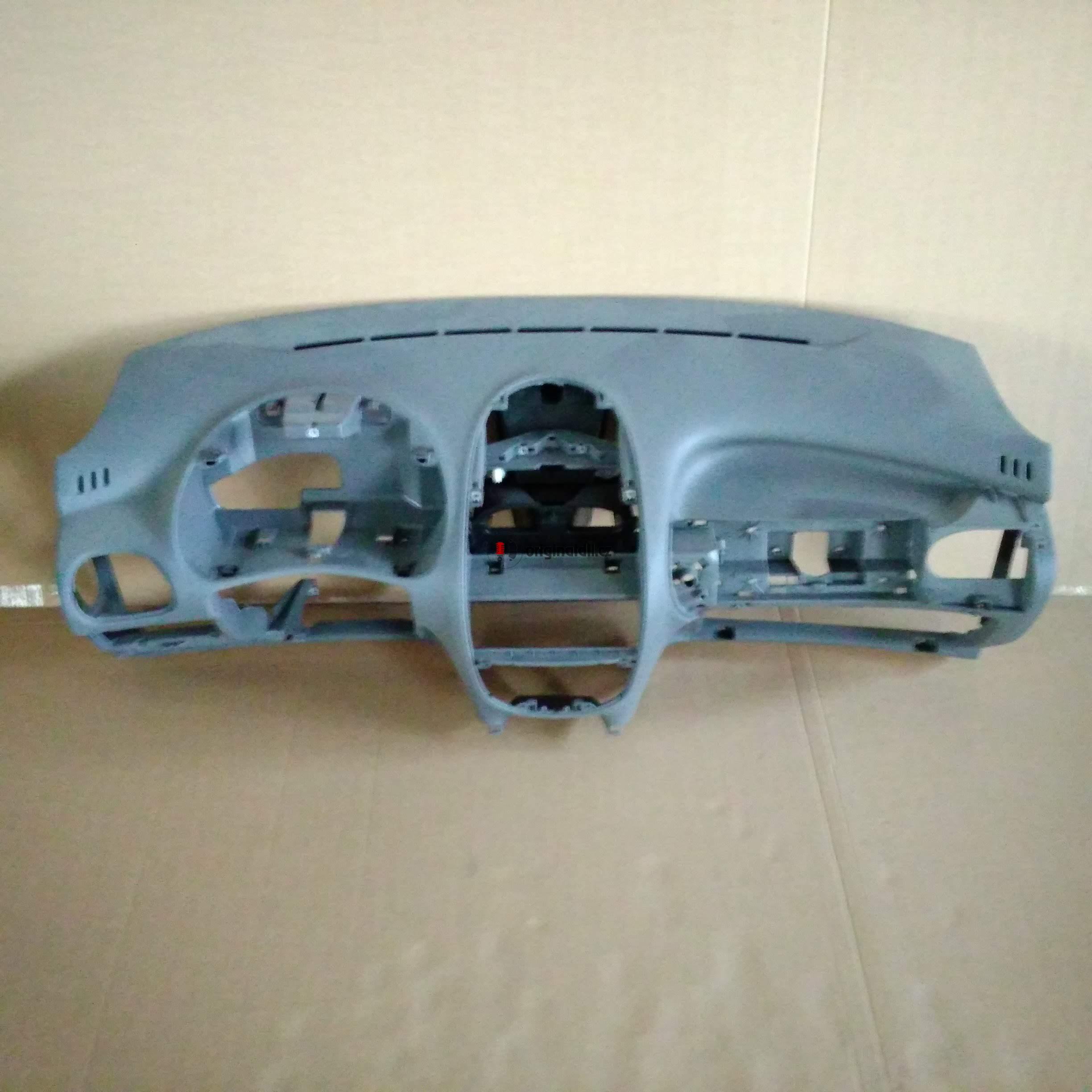 PEUGEOT 206 korpus palubní deska OE 8203RY